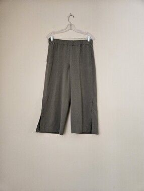 White House Black Market Wide Leg Cropped Pants in Olive Green, Size 4
